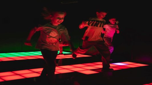 Pulse Up: El Suelo es Lava KIDS (sala 1) | Aventurico Monumental