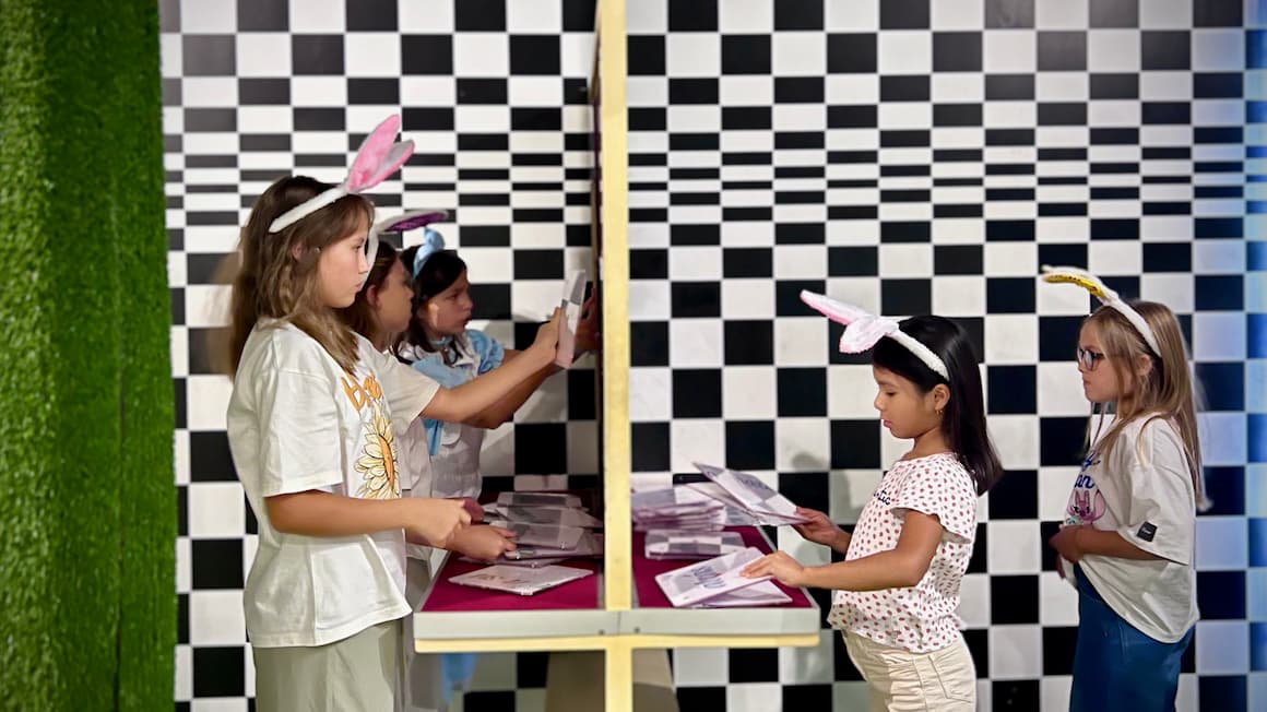 Alicia al país de les meravelles | Aventurico Tetuan