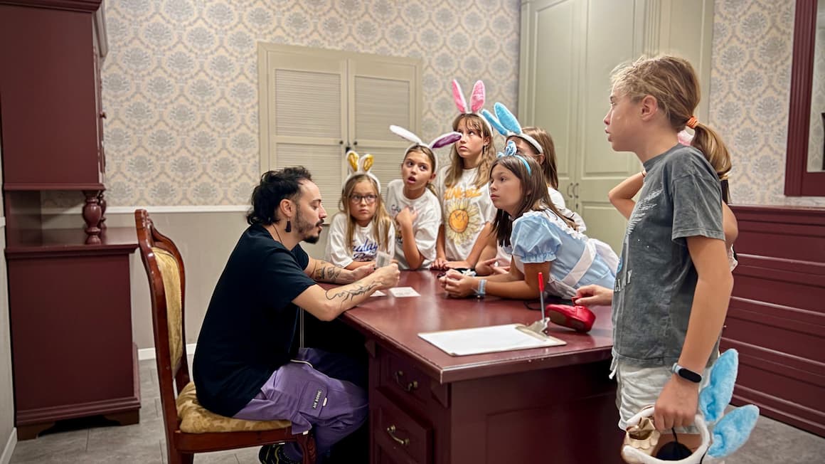 Alicia al país de les meravelles | Aventurico Tetuan