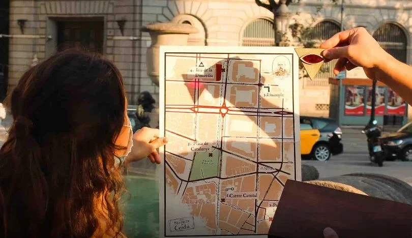 Un mapa y pistas para descubrir las calles de Barcelona